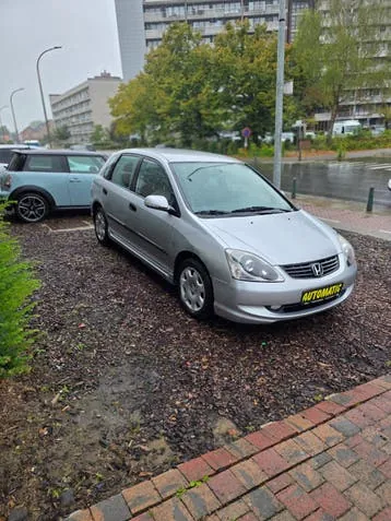 Honda Civic 2005 photo 2