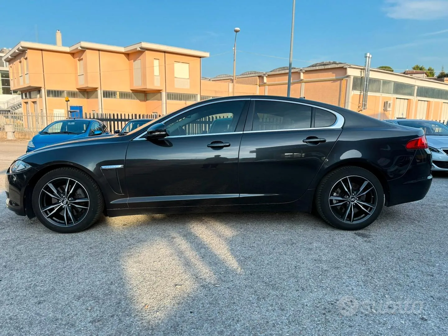 Jaguar Xf 2015 photo 2