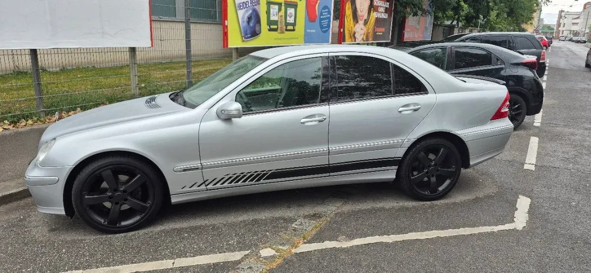 Mercedes-Benz C-Class 2006 photo 3