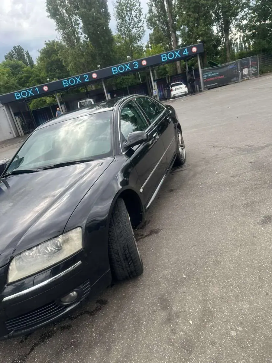 Audi A8 2007 photo 2