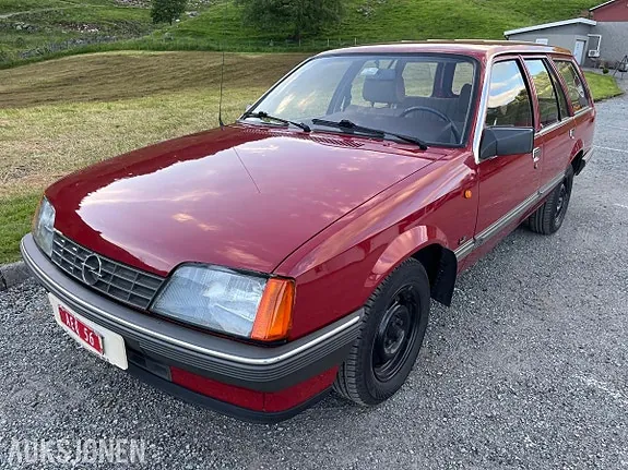 Opel Rekord 1985 photo 2
