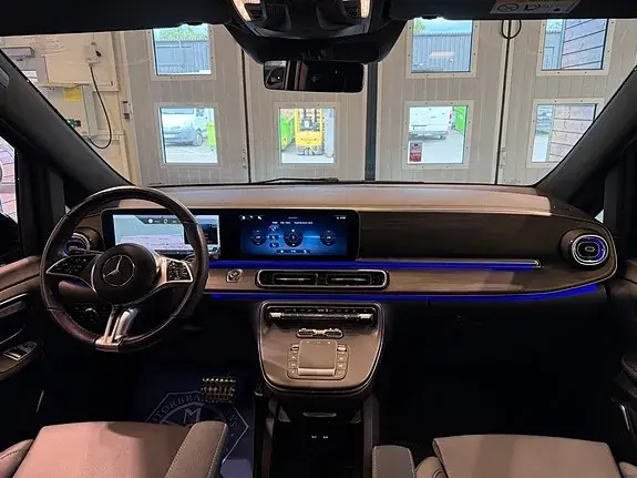 Mercedes-Benz V300 2025 photo 5