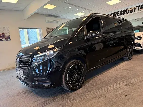 Mercedes-Benz V300 2025 photo 2