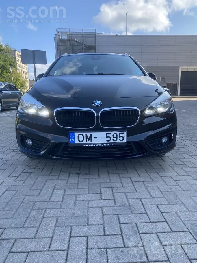 BMW 220D Active Tourer 2016 photo 4