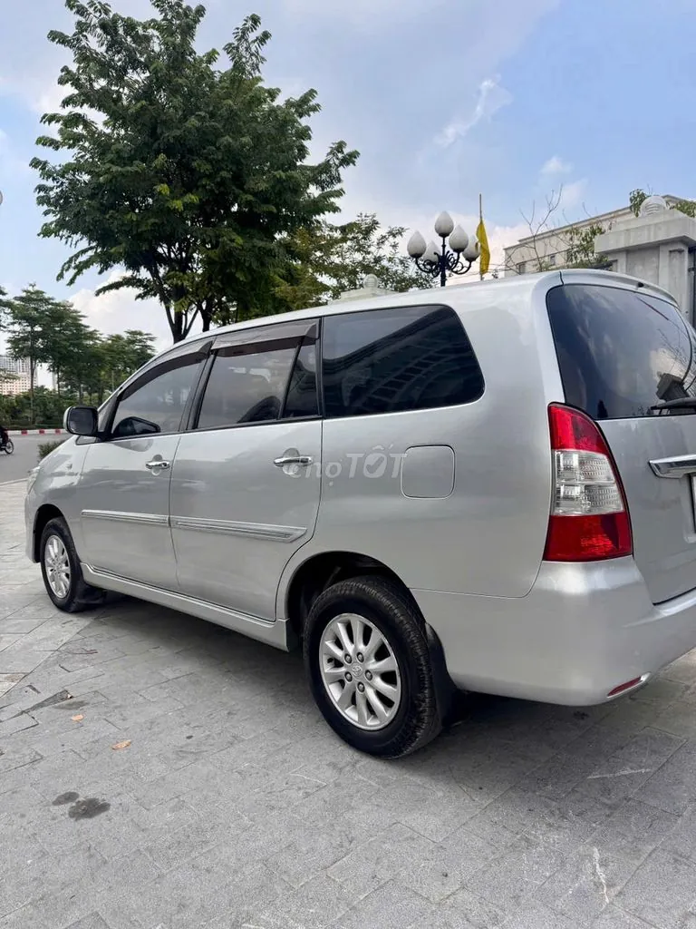 Toyota Innova 2012 photo 4