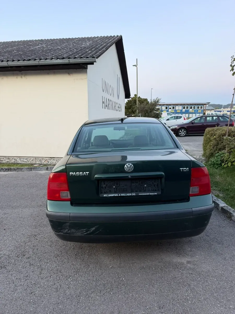 Volkswagen Passat 1999 photo 2