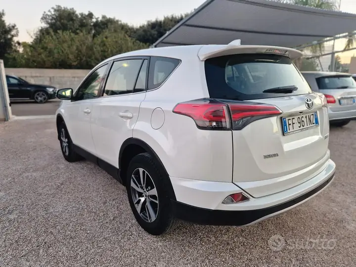 Toyota Rav4 2017 photo 5