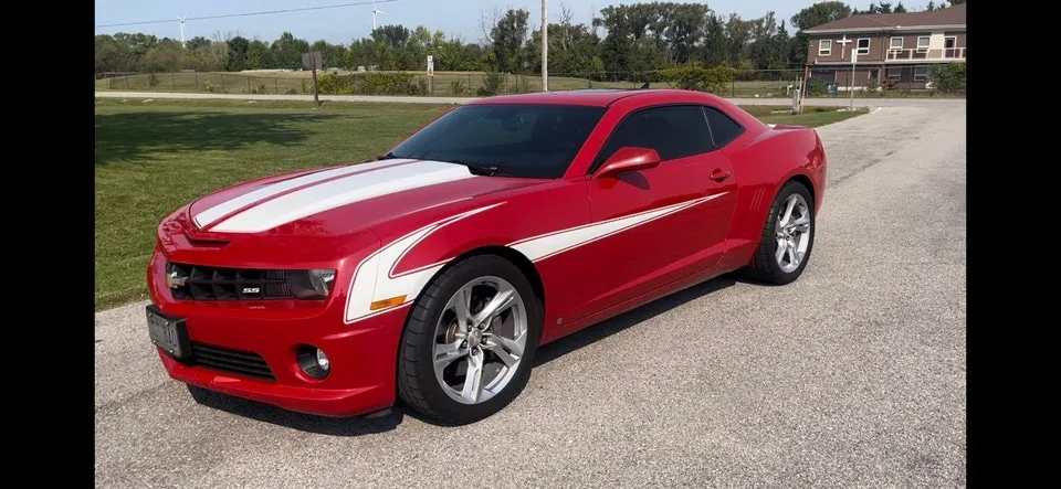 Chevrolet Camaro 2010 photo 2