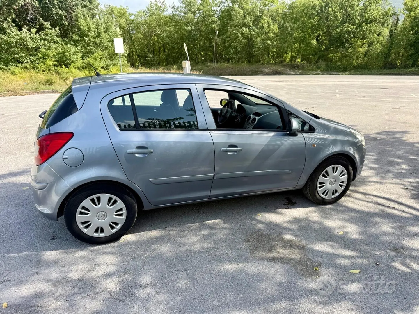 Opel Corsa 2009 photo 2