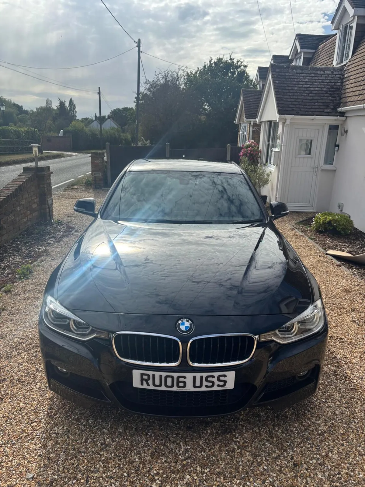BMW 3 Series 2018 photo 2