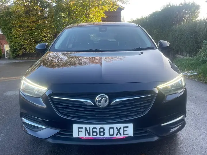 Vauxhall Insignia 2018 photo 2