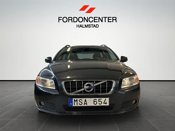 Volvo V70 2012 photo 2