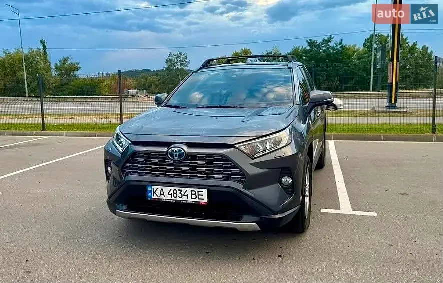Toyota Rav4 2020 photo 3