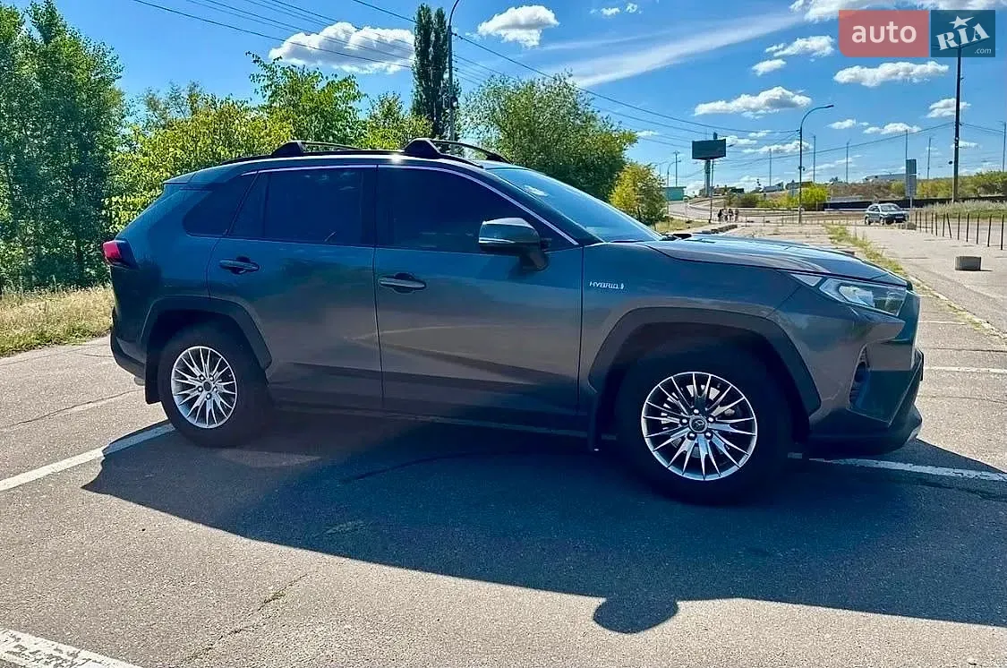 Toyota Rav4 2020 photo 4