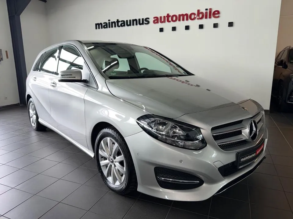 Mercedes-Benz B 180