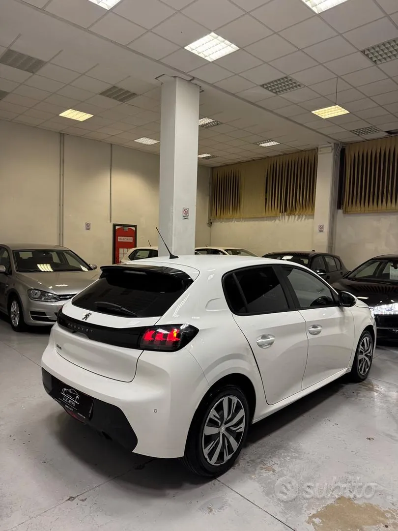 Peugeot 208 2020 photo 5