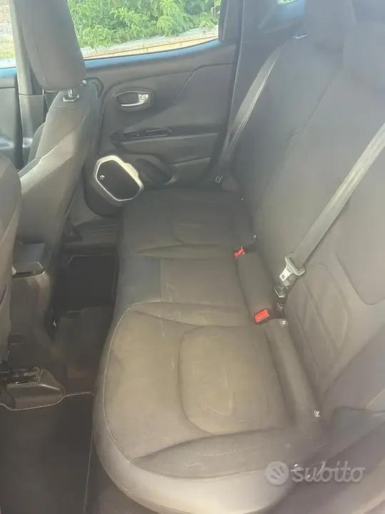 Jeep Renegade 2015 photo 4