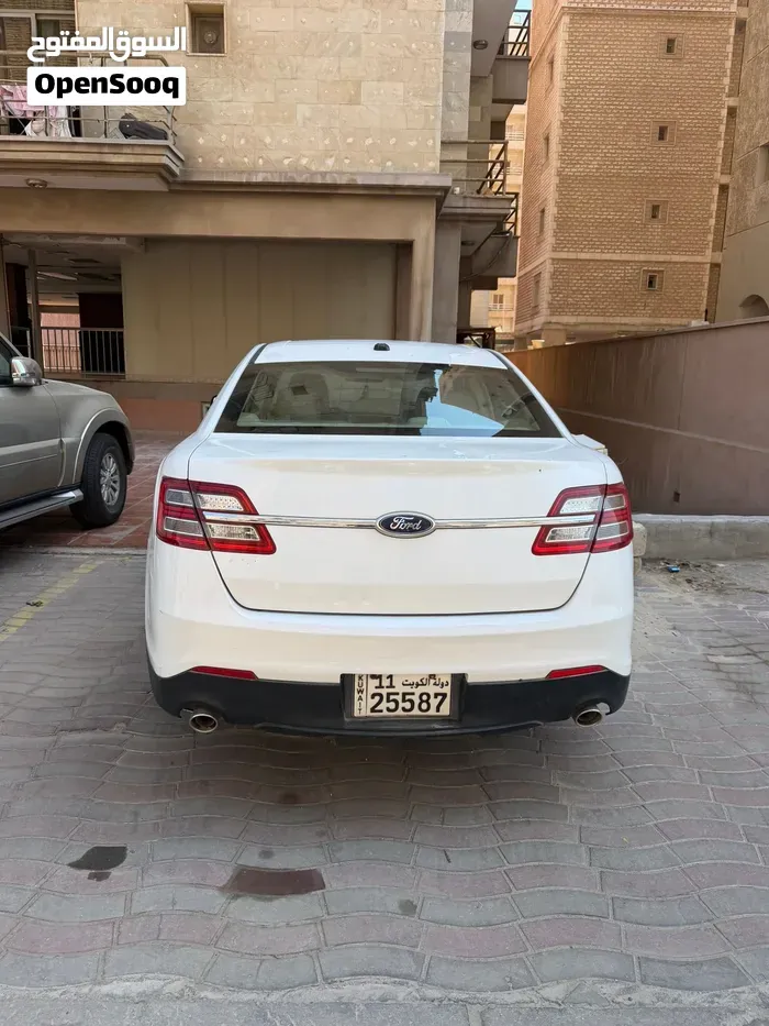 Ford Taurus 2013 photo 4