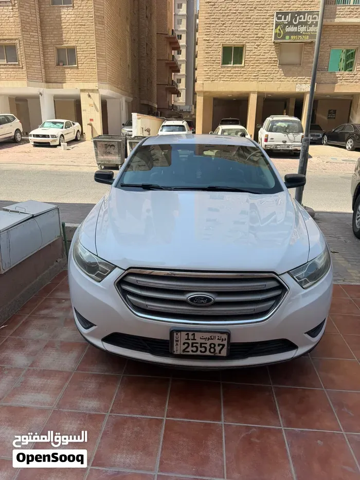 Ford Taurus 2013 photo 3