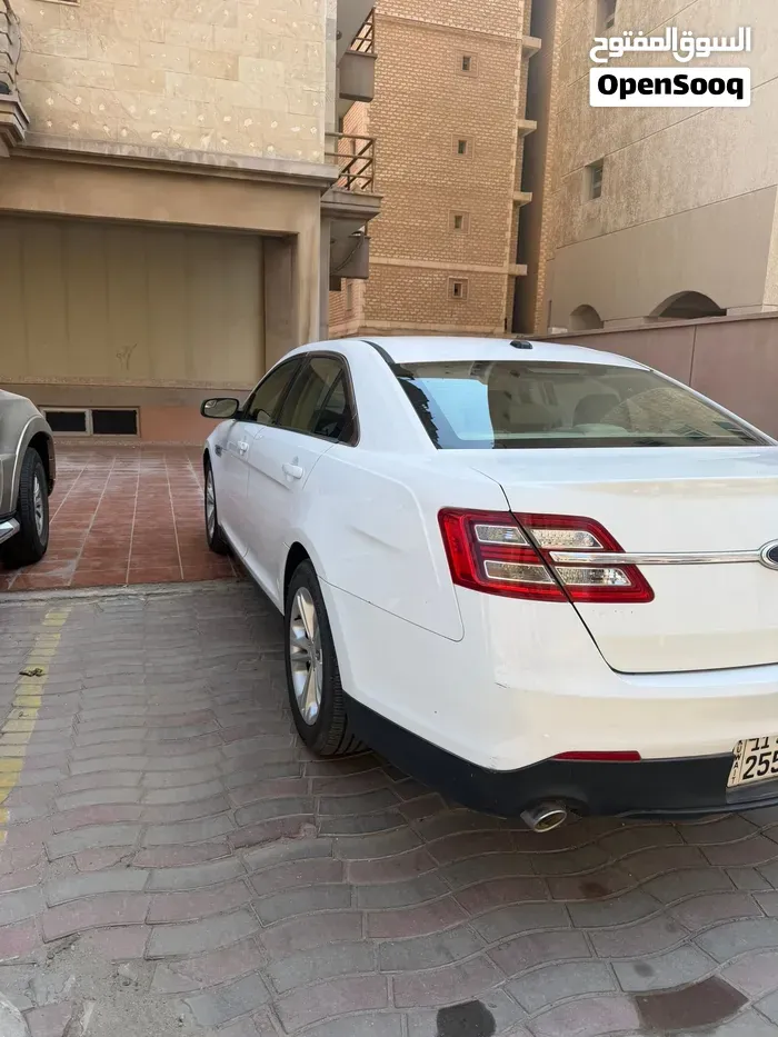 Ford Taurus