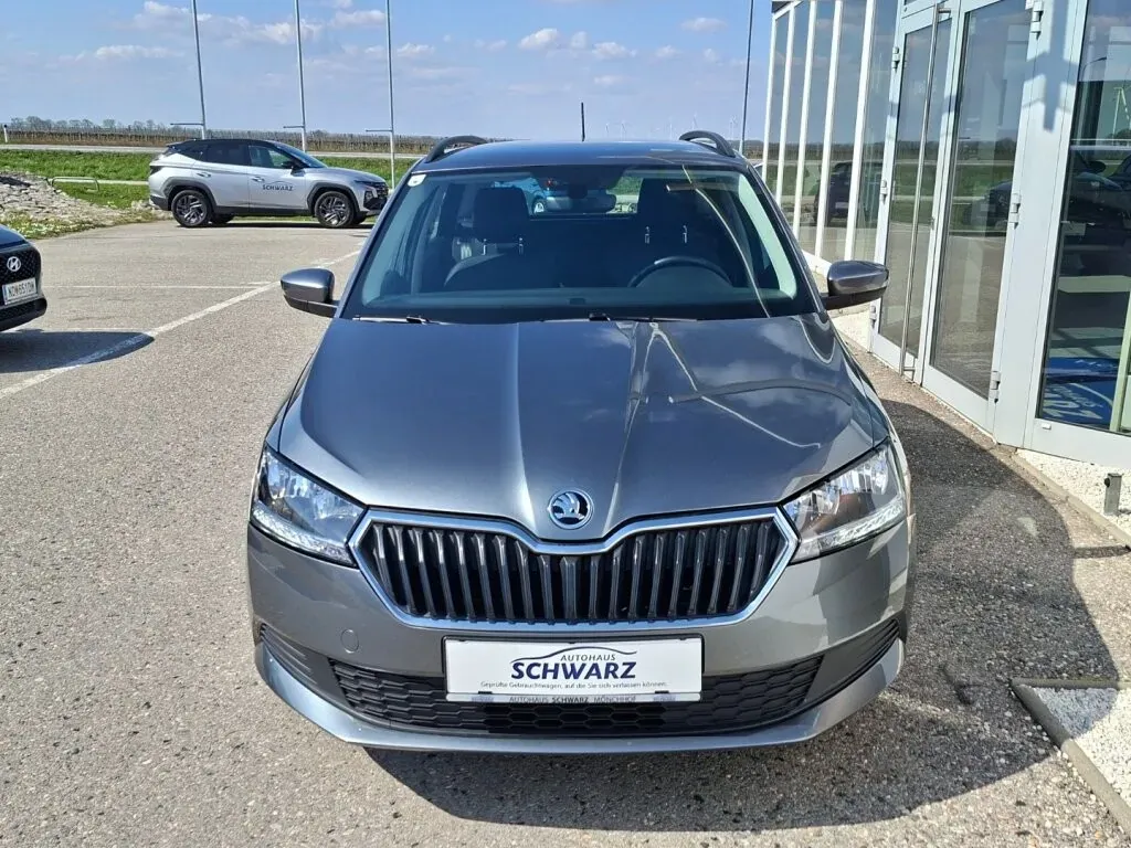 Skoda Fabia 2022 photo 2