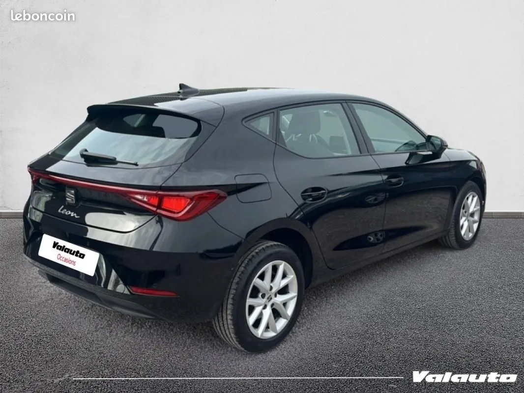 Seat Leon 2024 photo 2
