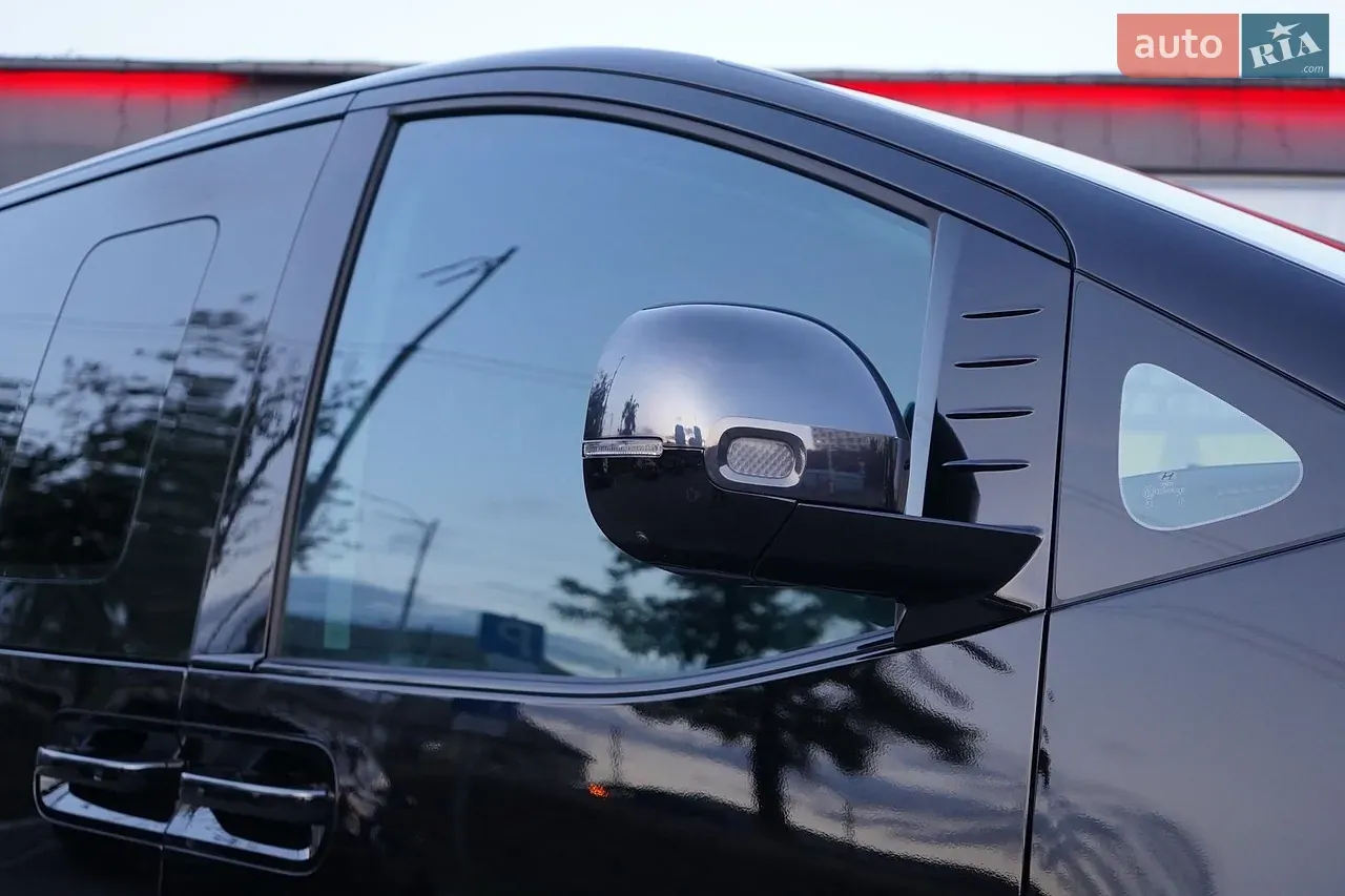 Hyundai Staria 2025 photo 5