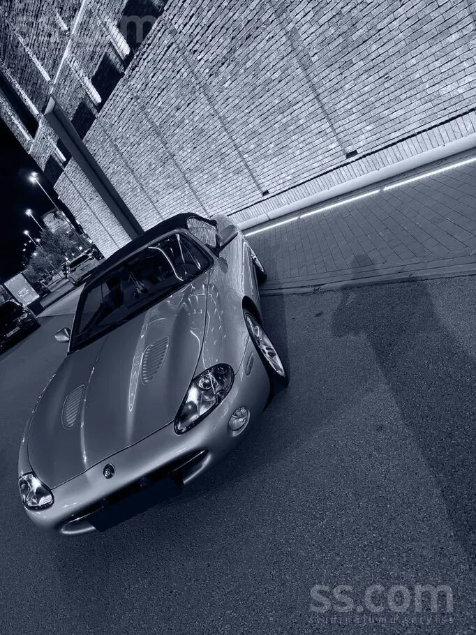 Jaguar Xkr 1999 photo 2