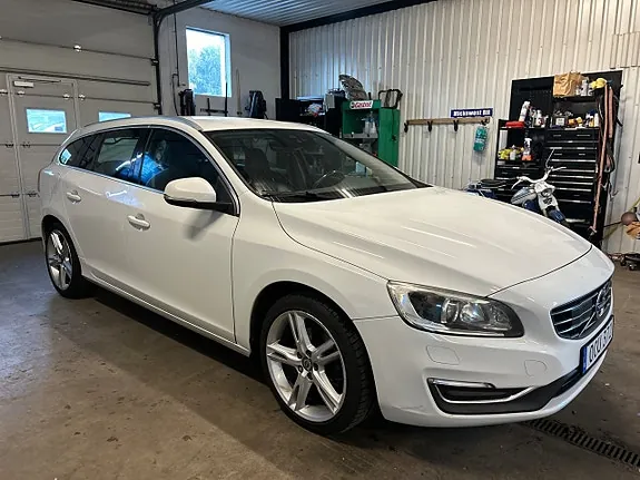 Volvo V60 2017 photo 2