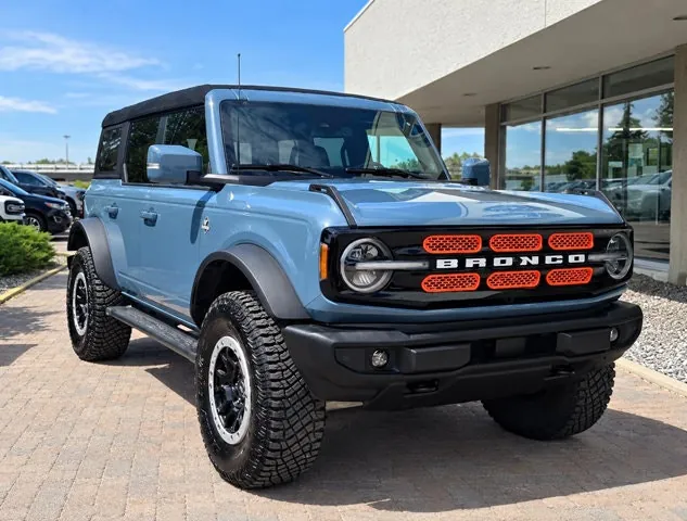Ford Bronco 2024 photo 2