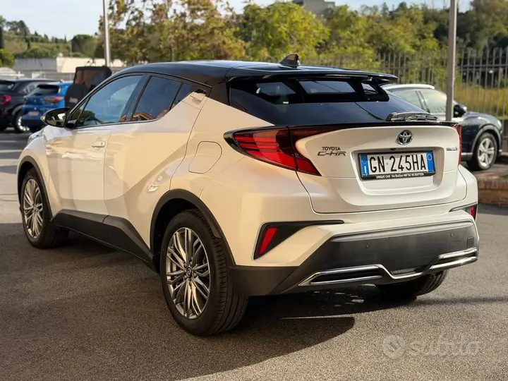 Toyota C-Hr 2023 photo 3