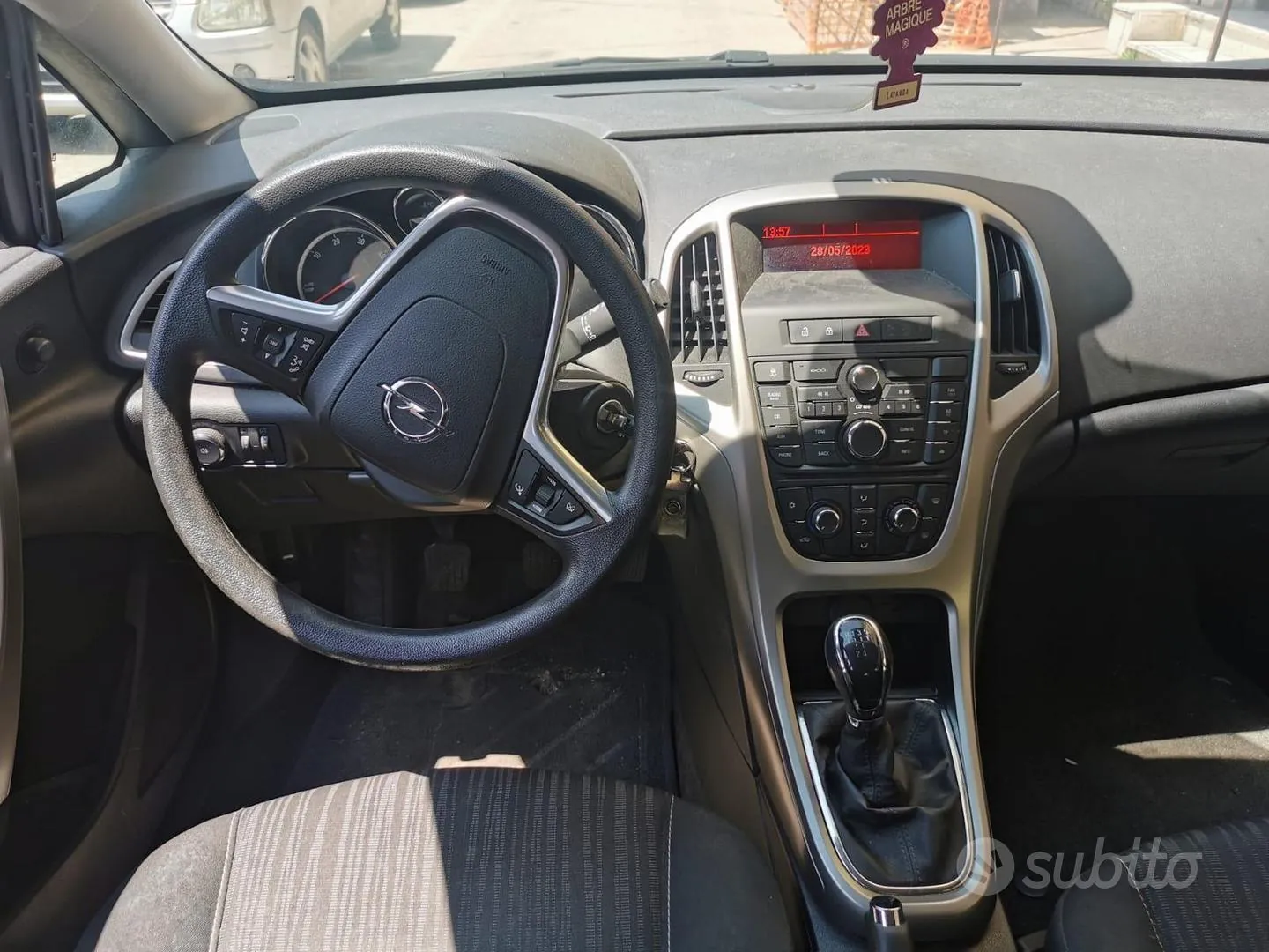 Opel Astra 2012 photo 5