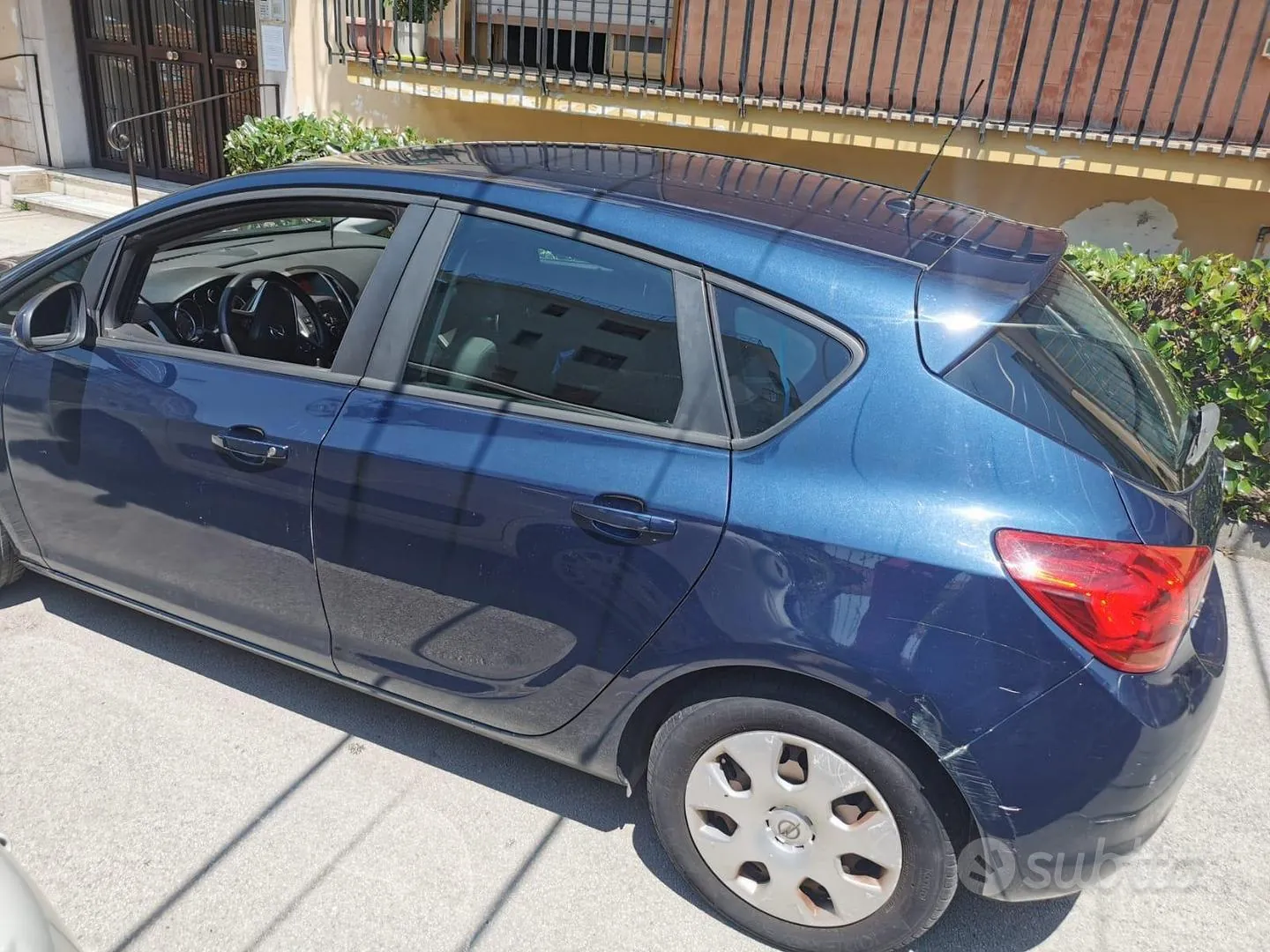 Opel Astra 2012 photo 3