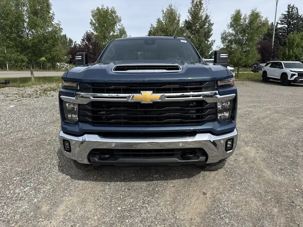 Chevrolet Silverado 3500 2025 photo 2