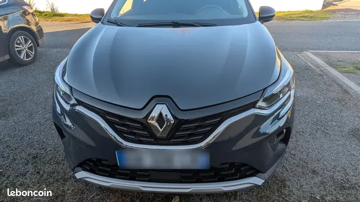Renault Captur 2024 photo 2