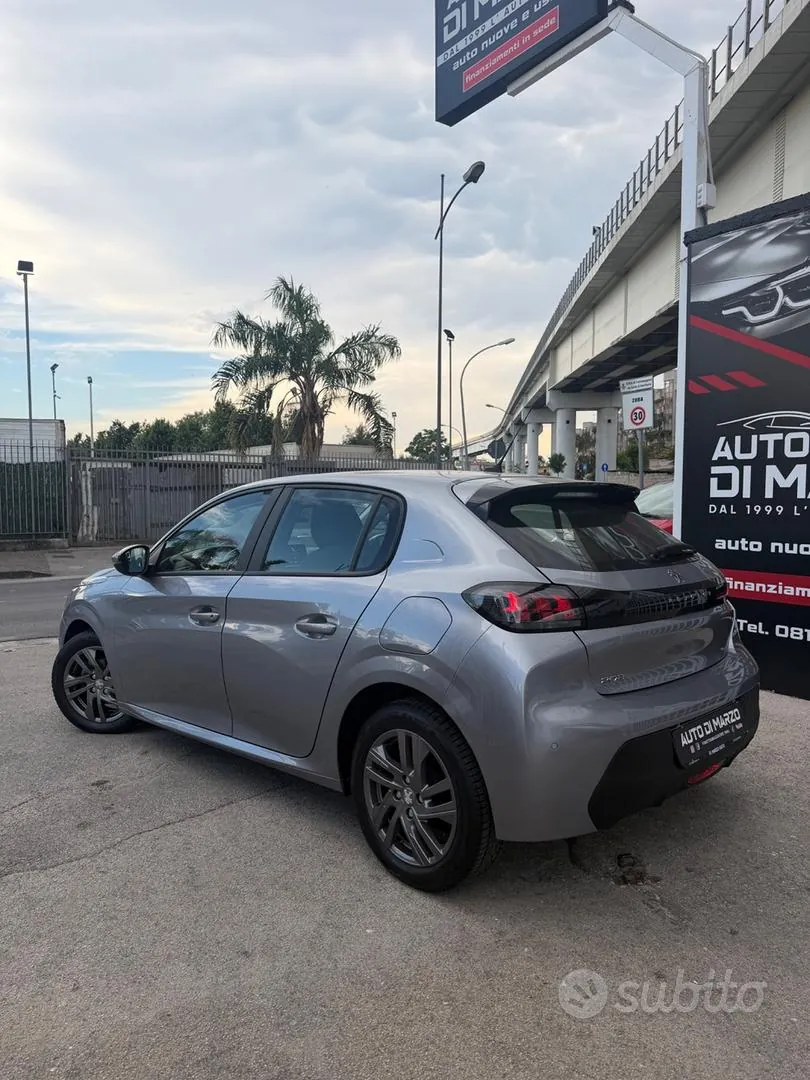 Peugeot 208 2021 photo 3
