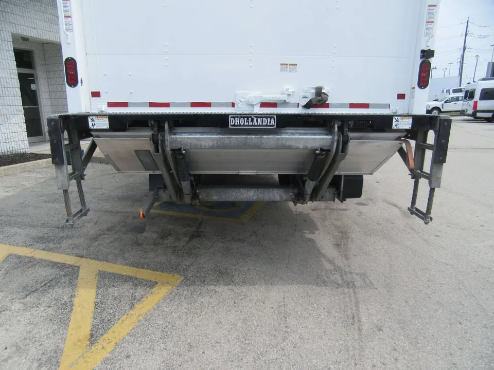 Ford F-750 Super Duty 2025 photo 5
