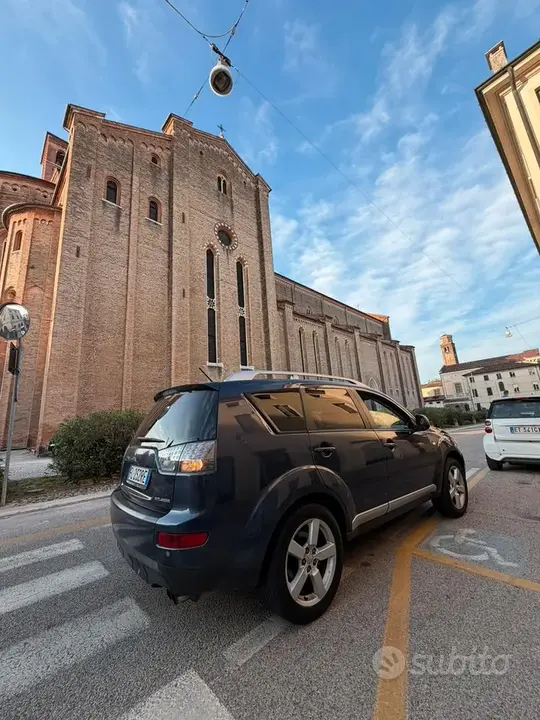 Mitsubishi Outlander 2009 photo 4