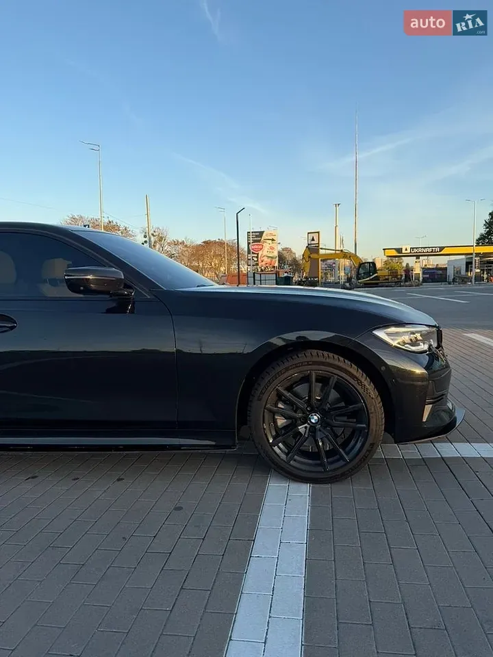 BMW 3 Series 2020 photo 3