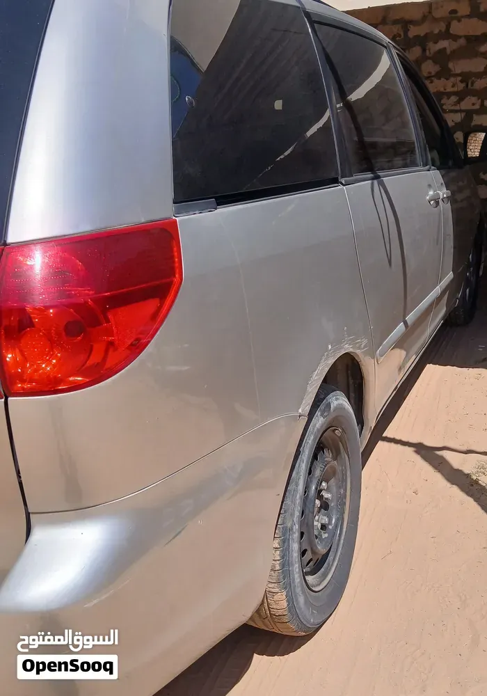 Toyota Sienna 2008 photo 2