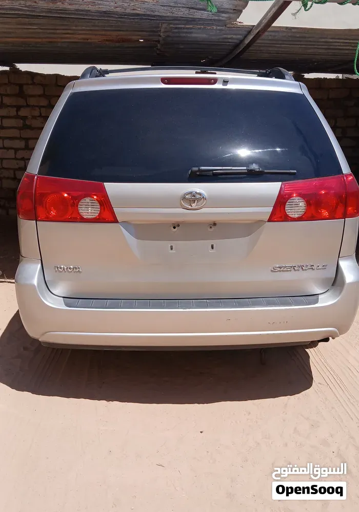 Toyota Sienna 2008 photo 4