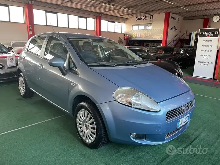 Fiat Grande Punto 2010 photo 3