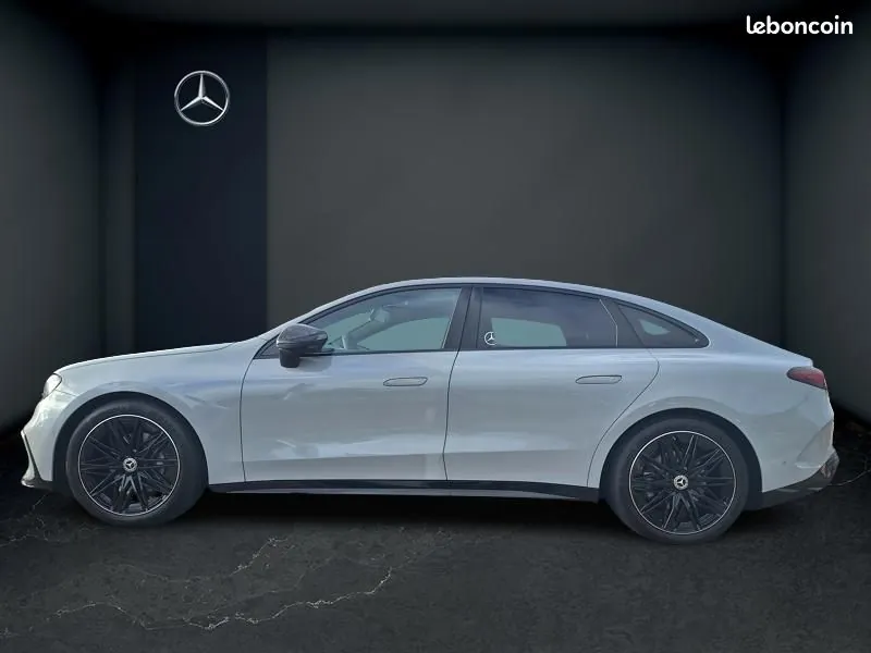 Mercedes-Benz C-Class 2026 photo 2
