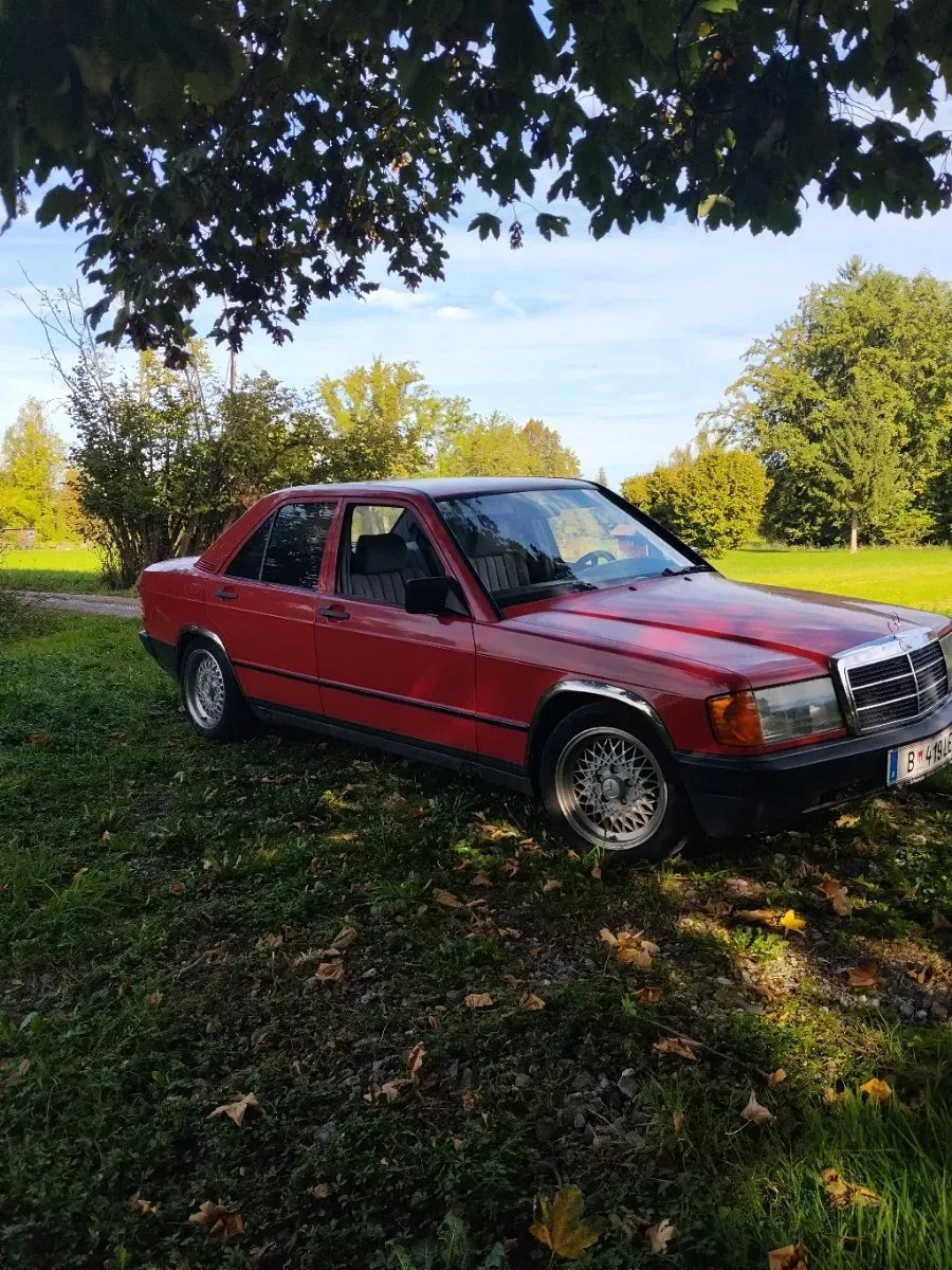 Mercedes-Benz 190 1986 photo 2