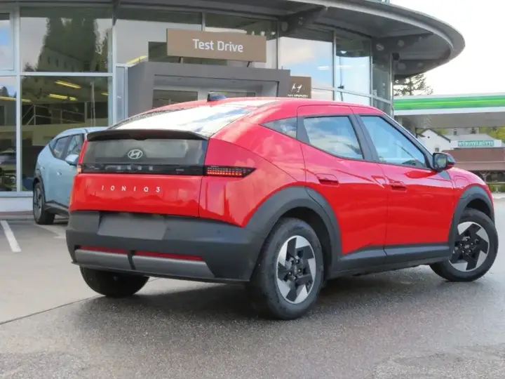 Hyundai Ioniq 3 photo 2