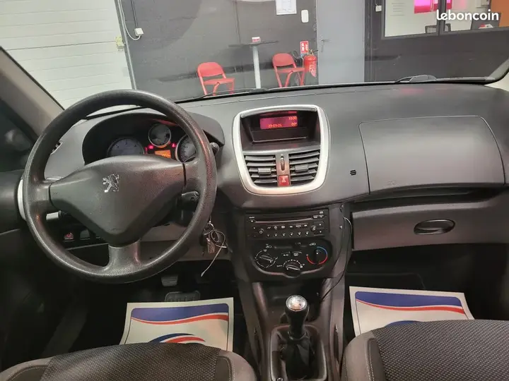 Peugeot 206 2010 photo 5