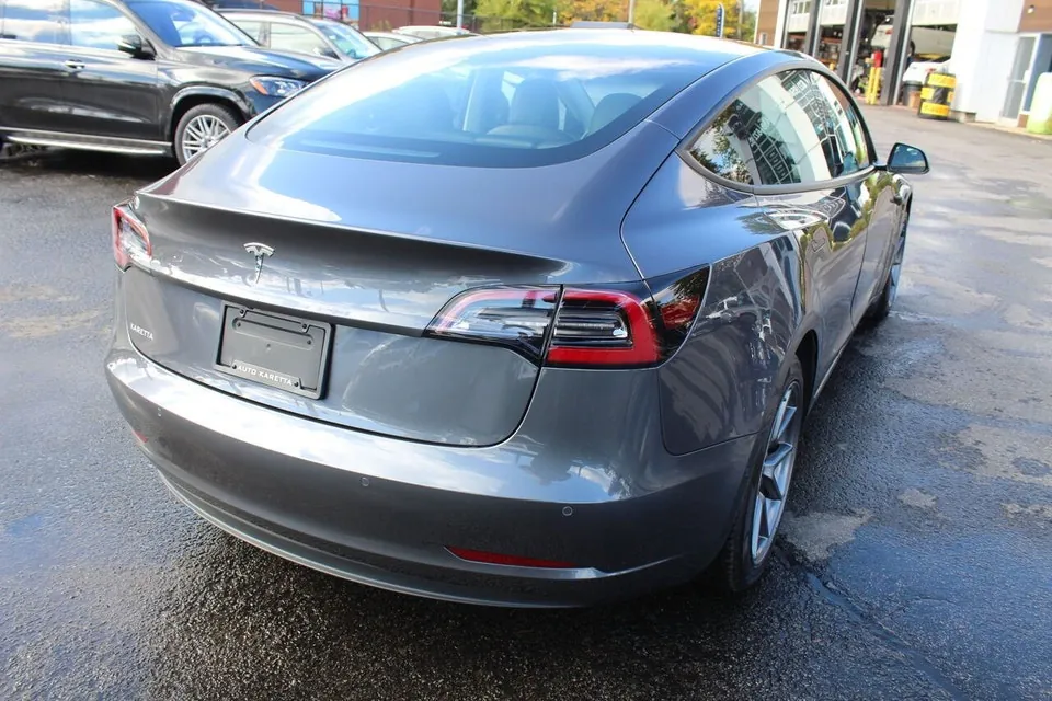 Tesla Model 3 2022 photo 4