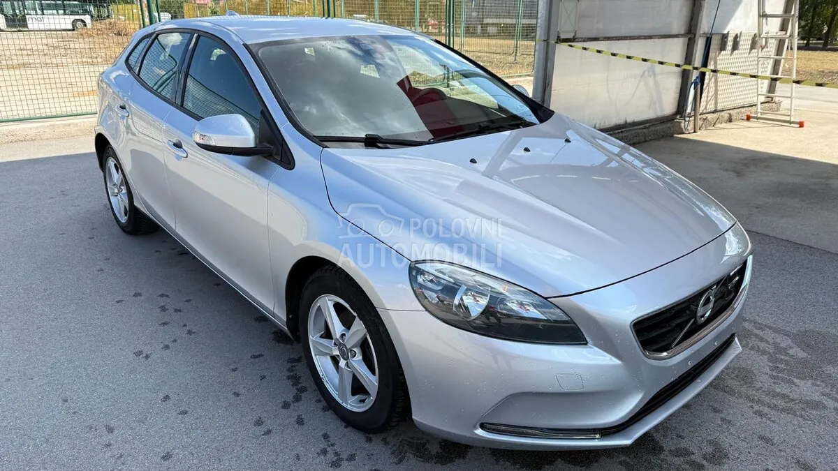 Volvo V40 2013 photo 2