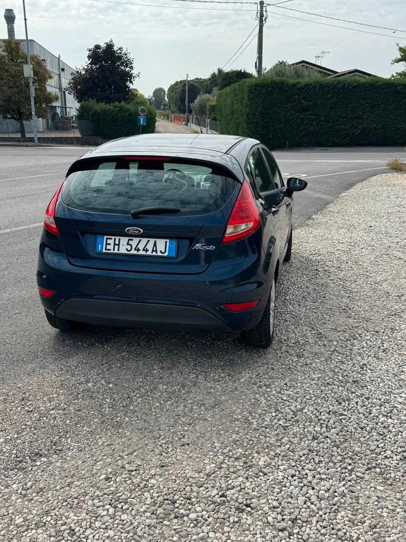 Ford Fiesta 2011 photo 3