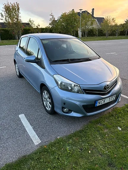Toyota Yaris 2012 photo 4